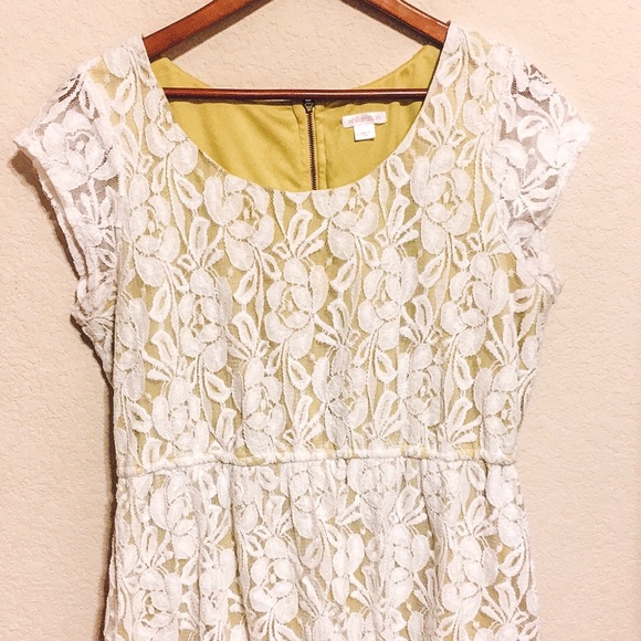 Xhilaration Dresses & Skirts - Green Yellow and White Lace Dress